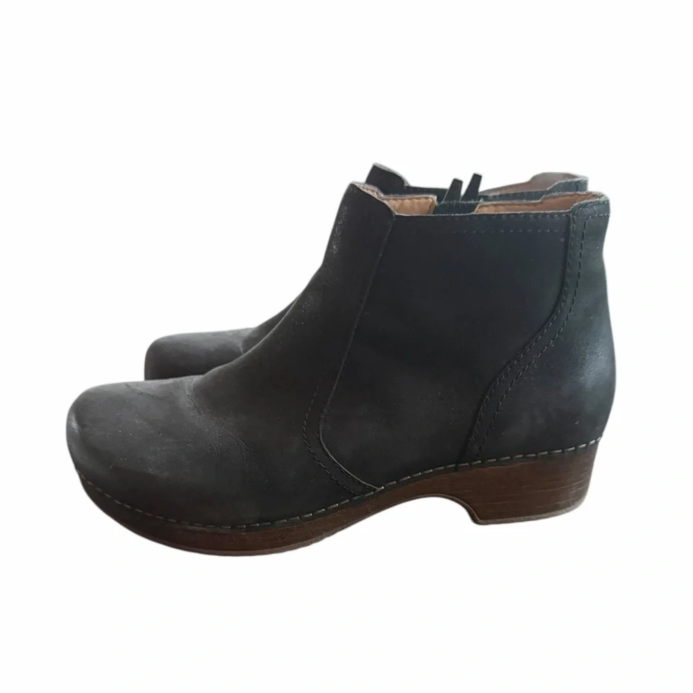 Dansko Black Barbara‎ Zip Bootie